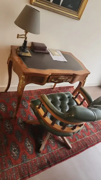 הערכת עתיקות שולחן וכיסא